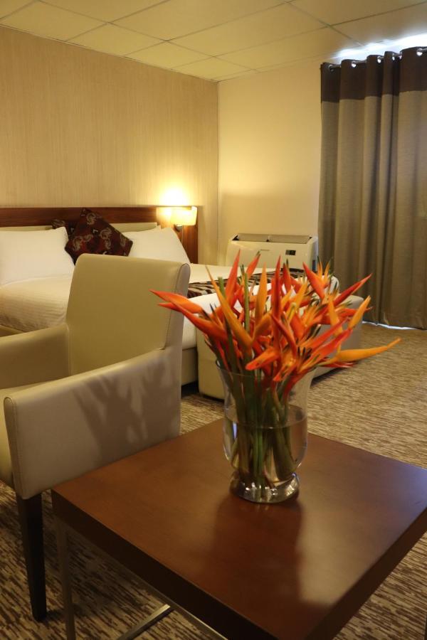 Mamba Point Hotel มอนโรเวีย ภายนอก รูปภาพ