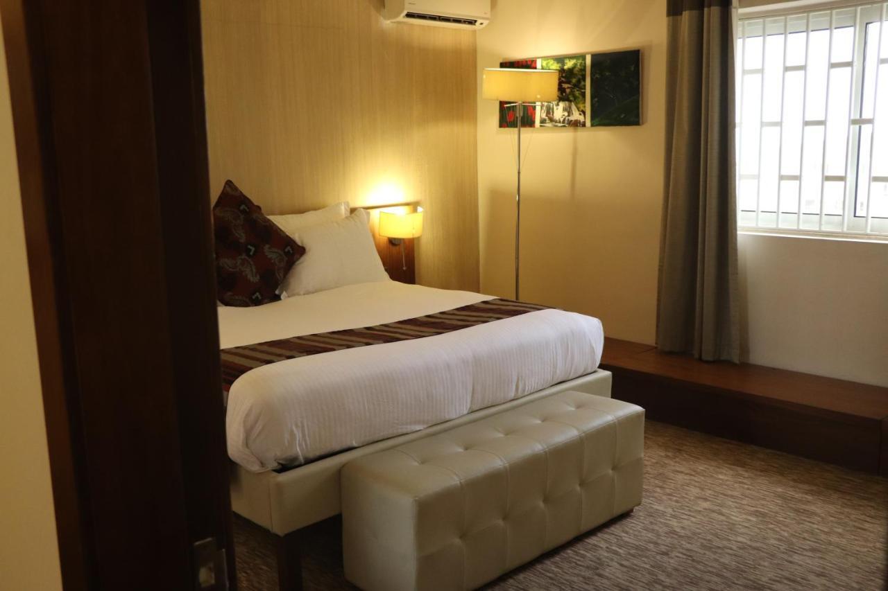Mamba Point Hotel มอนโรเวีย ภายนอก รูปภาพ